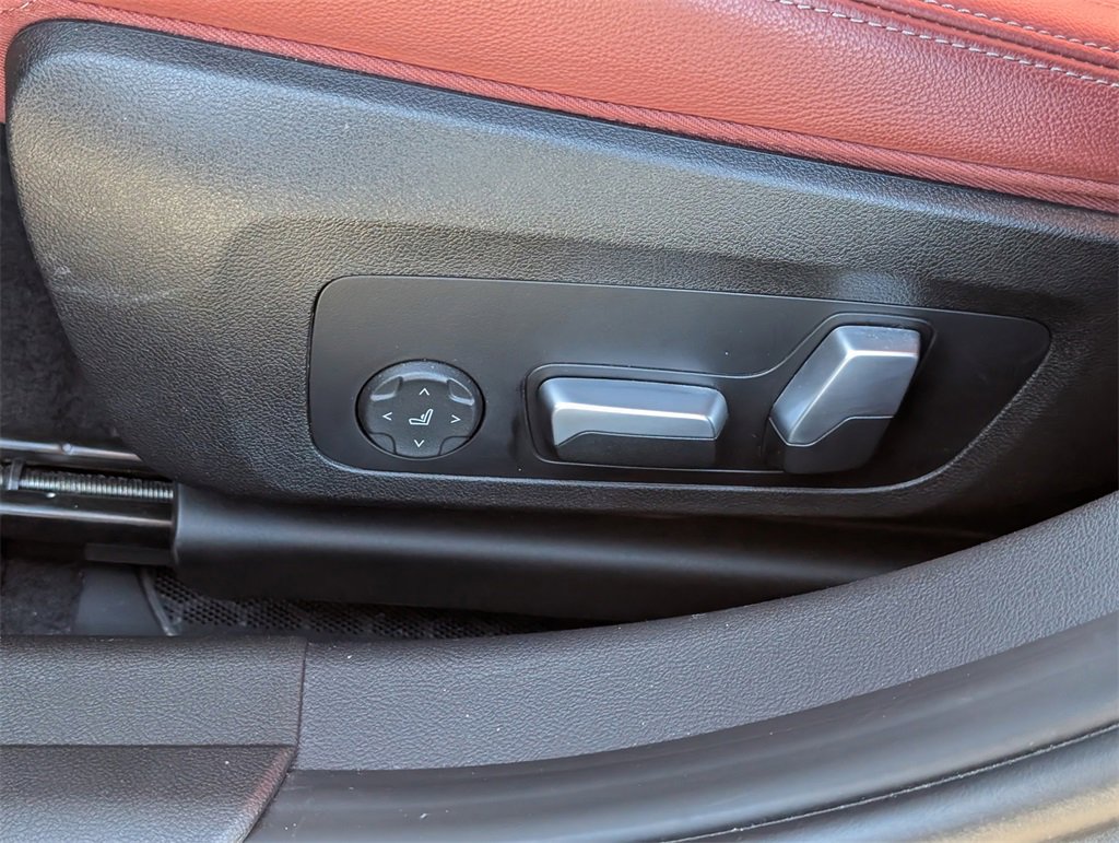 Used 2023 BMW 330i xDrive Sedan w/ Premium Package image 15