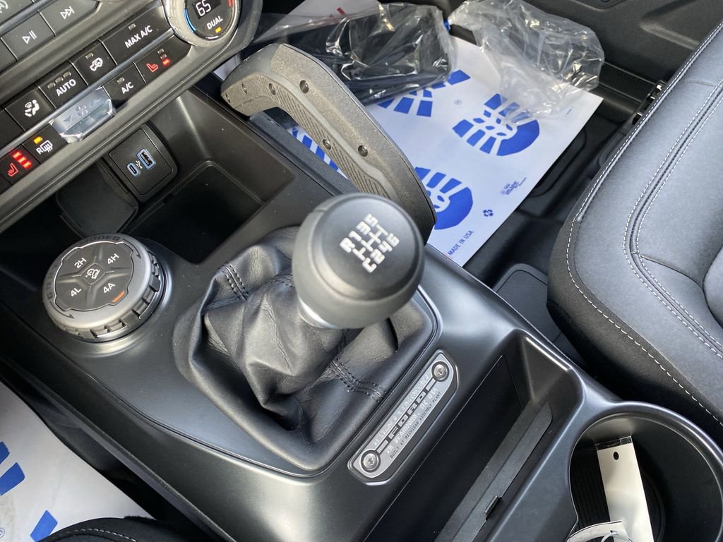 New 2025 Ford Bronco Badlands image 27