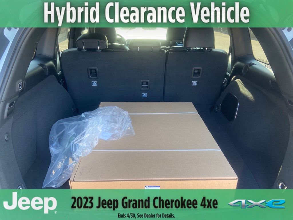 New 2023 Jeep Grand Cherokee Trailhawk image 13