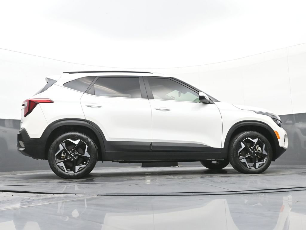 Used 2024 Kia Seltos EX image 49