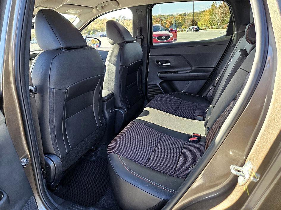 New 2026 Nissan Kicks SR image 8