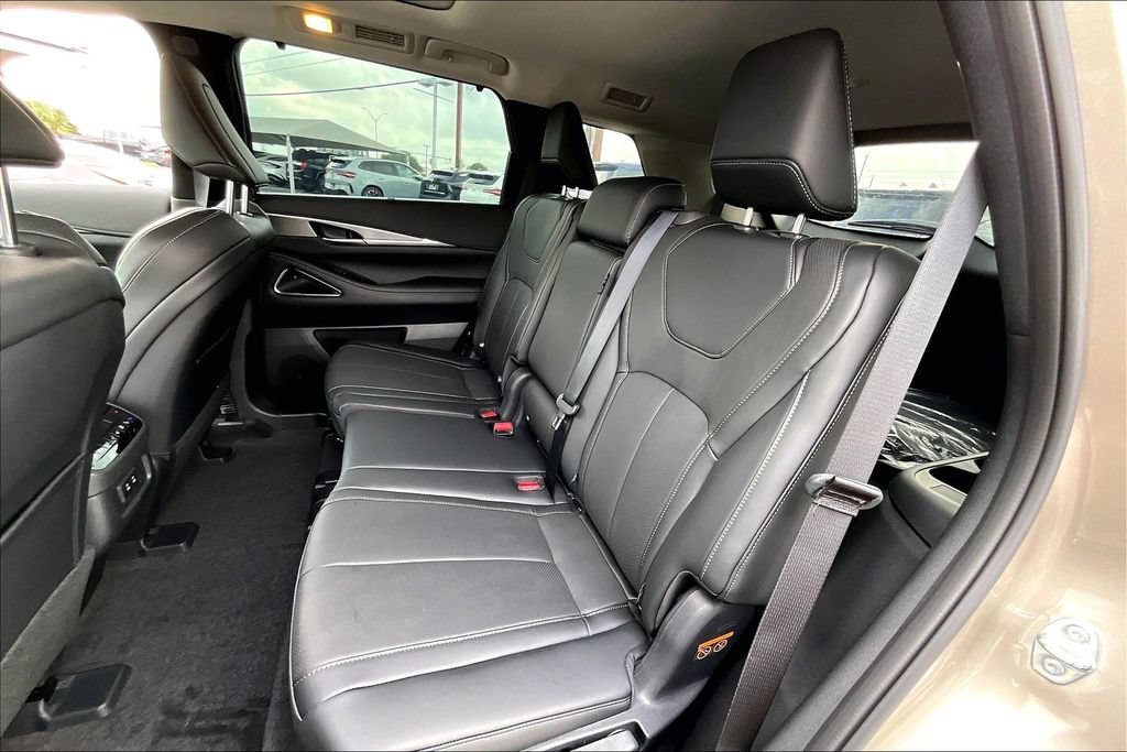 New 2026 INFINITI QX60 Luxe w/ Cargo Package FWD image 14