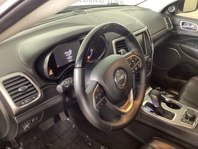 Used 2017 Jeep Grand Cherokee Summit image 9