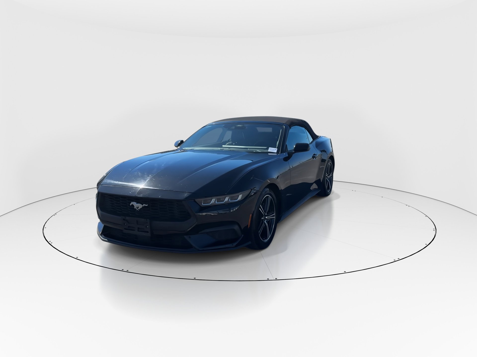 Used 2025 Ford Mustang Premium image 3