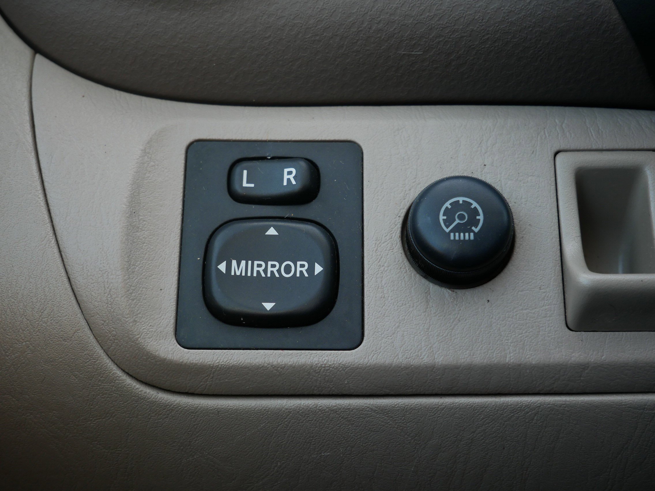 Used 2004 Toyota RAV4 4WD image 25