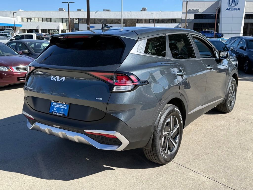 Used 2025 Kia Sportage LX image 4