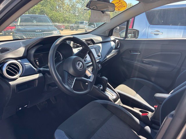 Used 2025 Nissan Versa SV FWD image 9