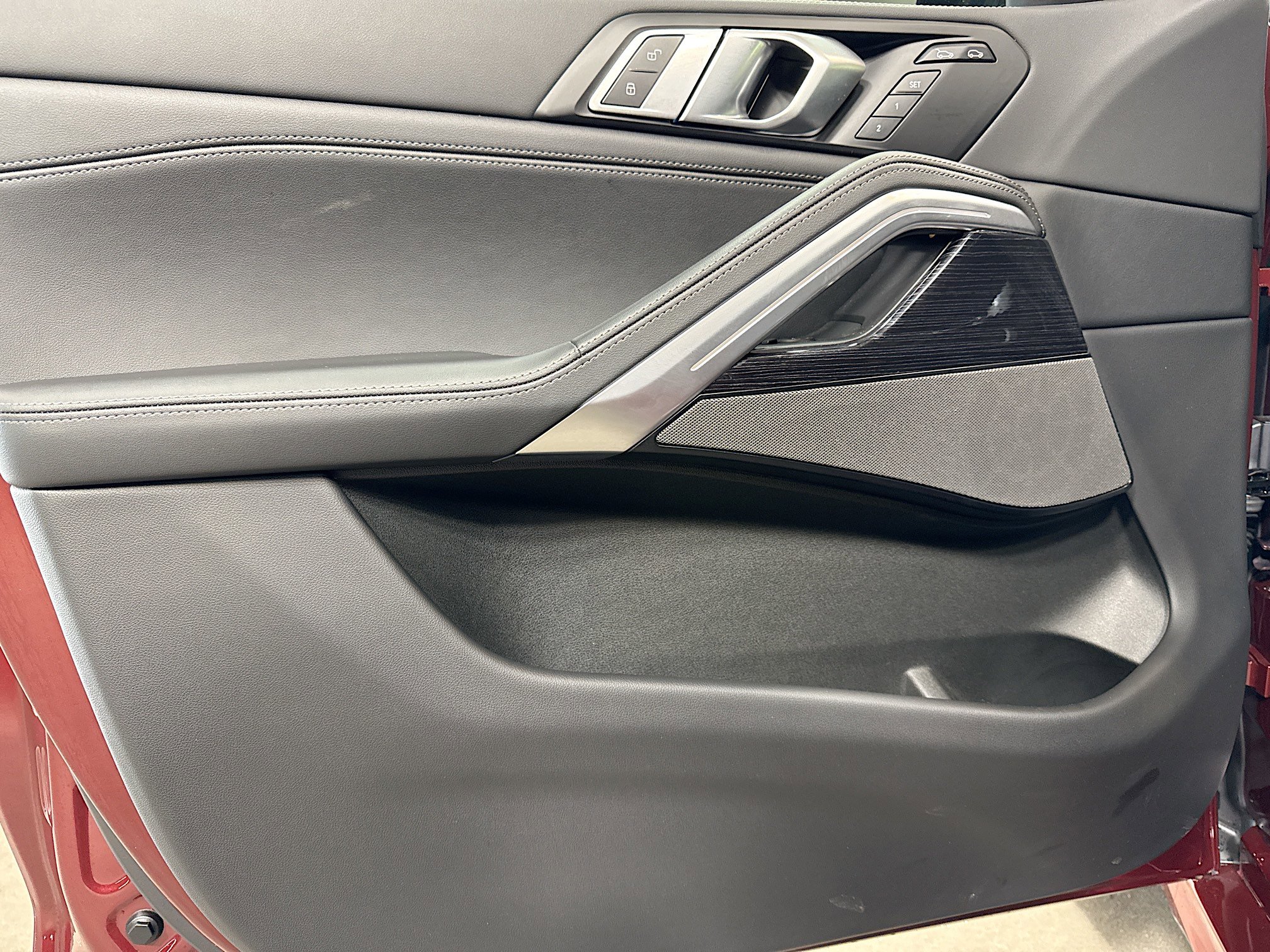 Used 2025 BMW X6 xDrive40i w/ Premium Package image 22