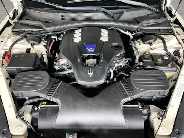 Used 2018 Maserati Quattroporte S RWD image 11