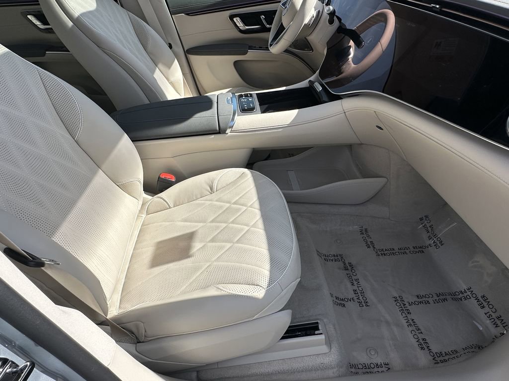 New 2026 Mercedes-Benz EQS 550 4MATIC SUV image 15