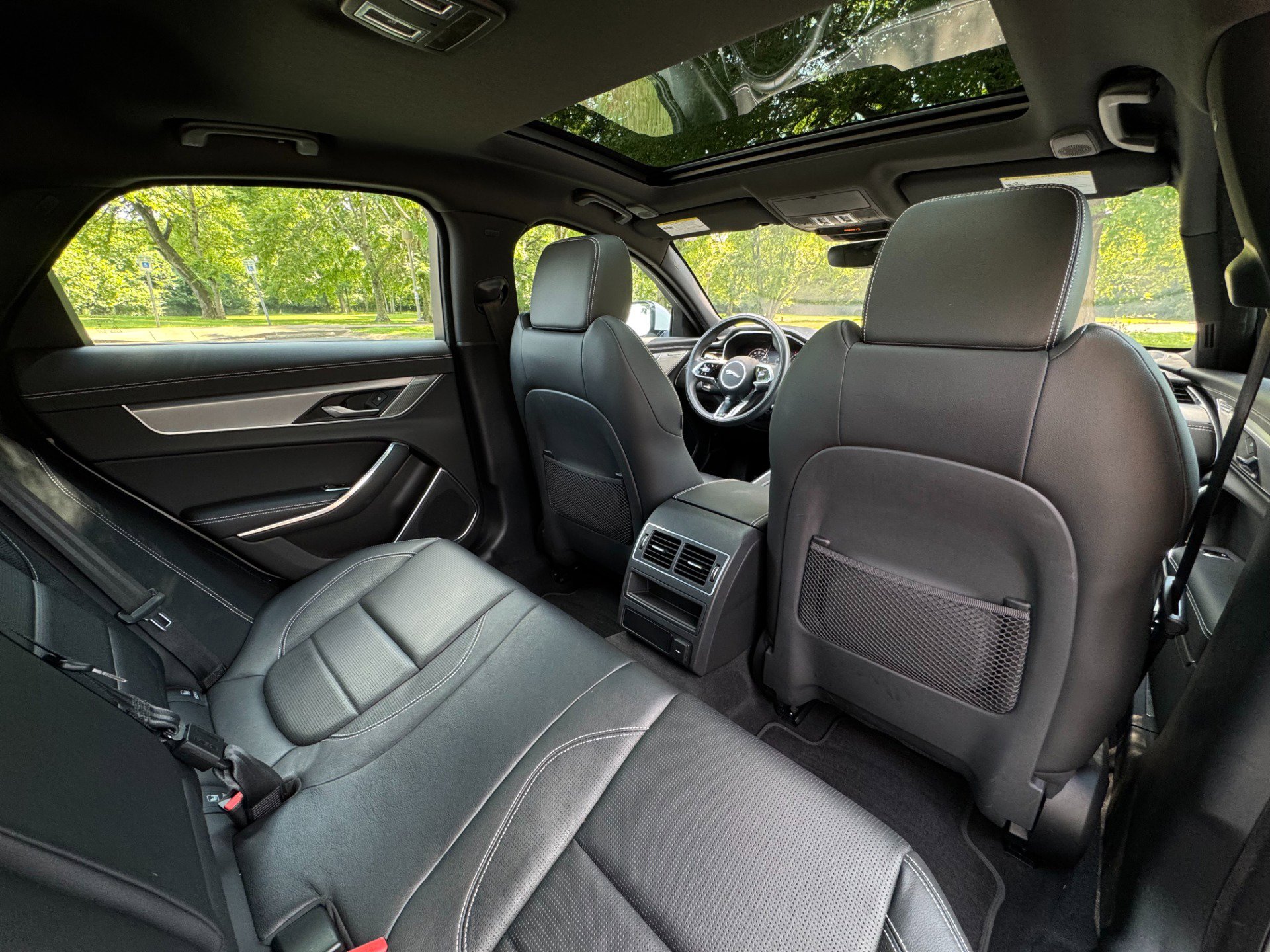 Used 2021 Jaguar XF R-Dynamic SE image 40