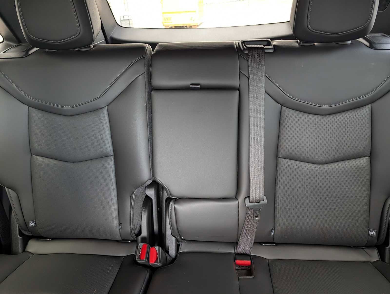 Used 2025 Cadillac XT5 Premium Luxury w/ LPO, Floor Liner Package AWD/4WD image 15