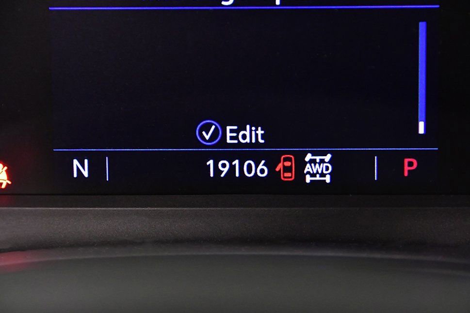 Used 2024 Cadillac XT6 Luxury w/ LPO, Floor Liner Package image 18