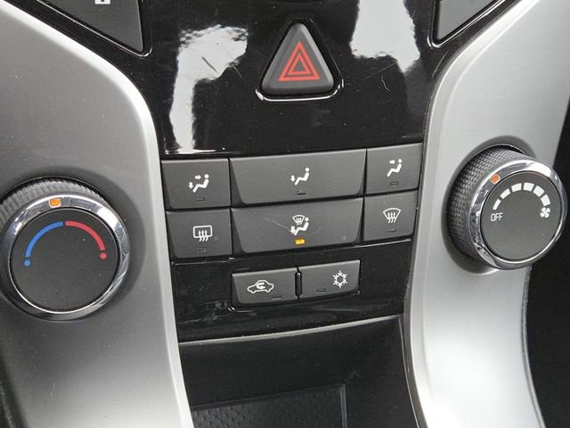 Used 2013 Chevrolet Cruze LT image 4