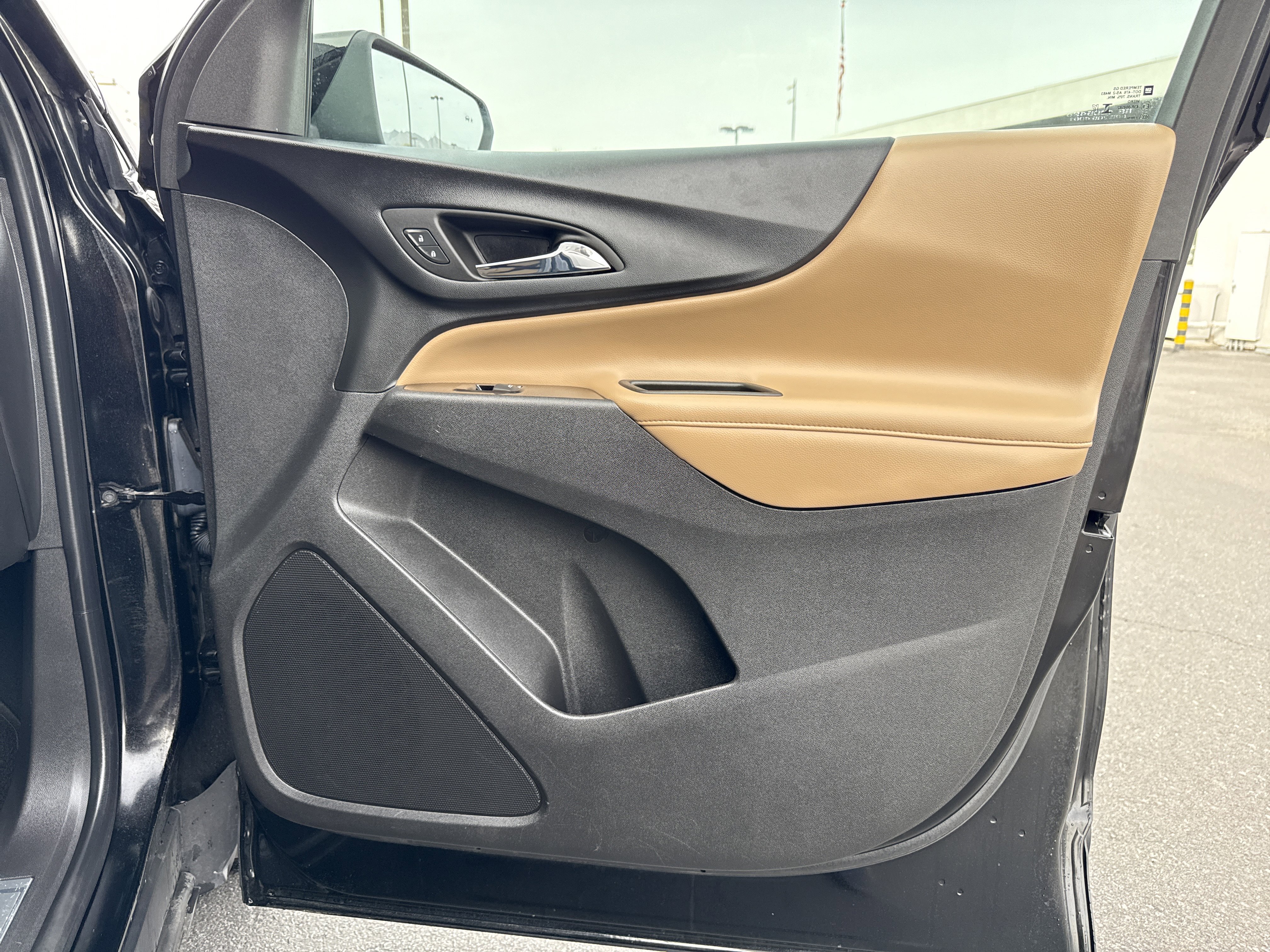 Used 2023 Chevrolet Equinox Premier image 40