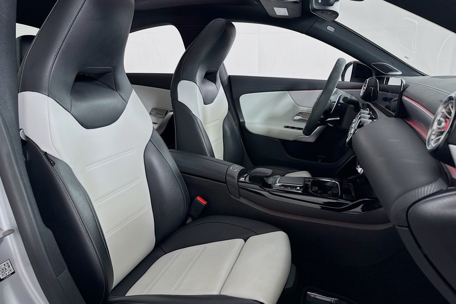 Certified 2021 Mercedes-Benz CLA 35 AMG 4MATIC image 8