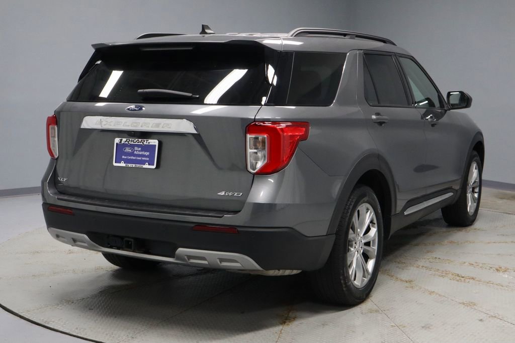 Used 2023 Ford Explorer XLT w/ Equipment Group 202A AWD/4WD image 12