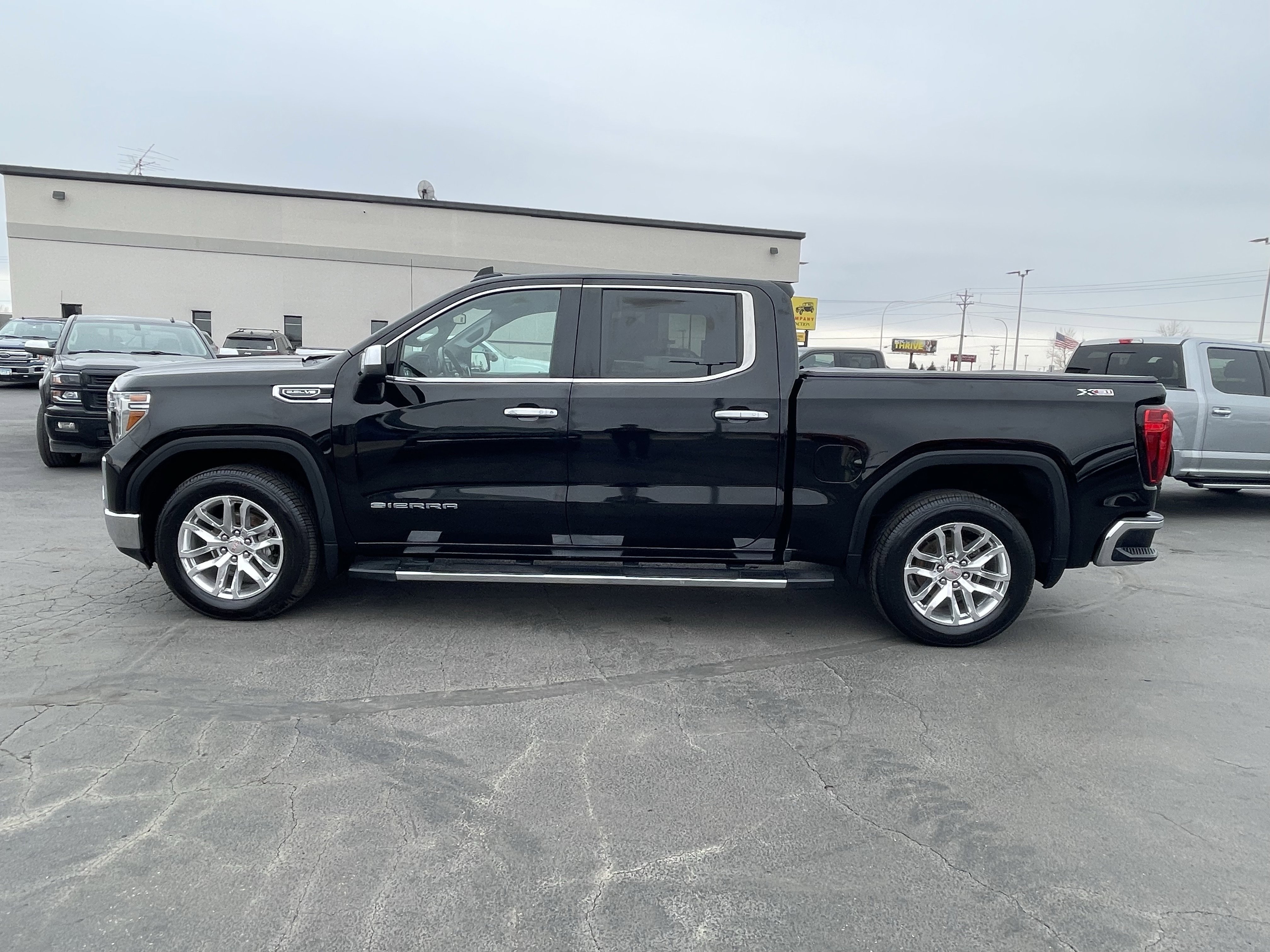 Used 2019 GMC Sierra 1500 SLT w/ SLT Premium Plus Package AWD/4WD image 5