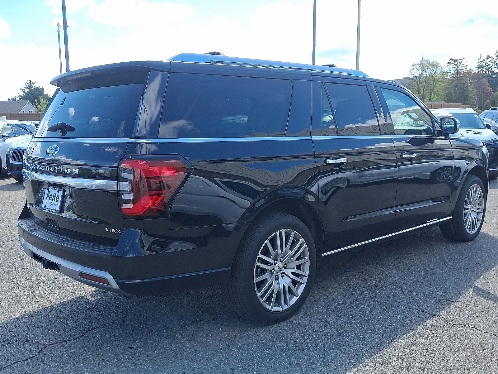 Used 2023 Ford Expedition Max Platinum AWD/4WD image 4
