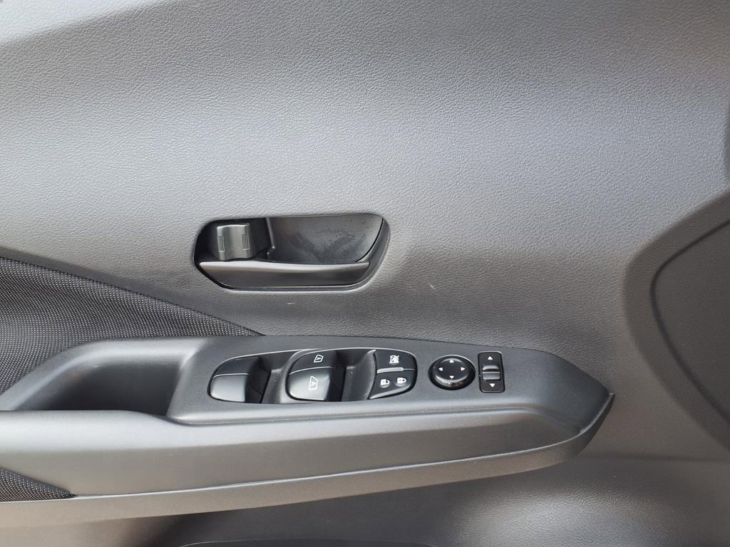 Certified 2025 Nissan Kicks Play S image 16