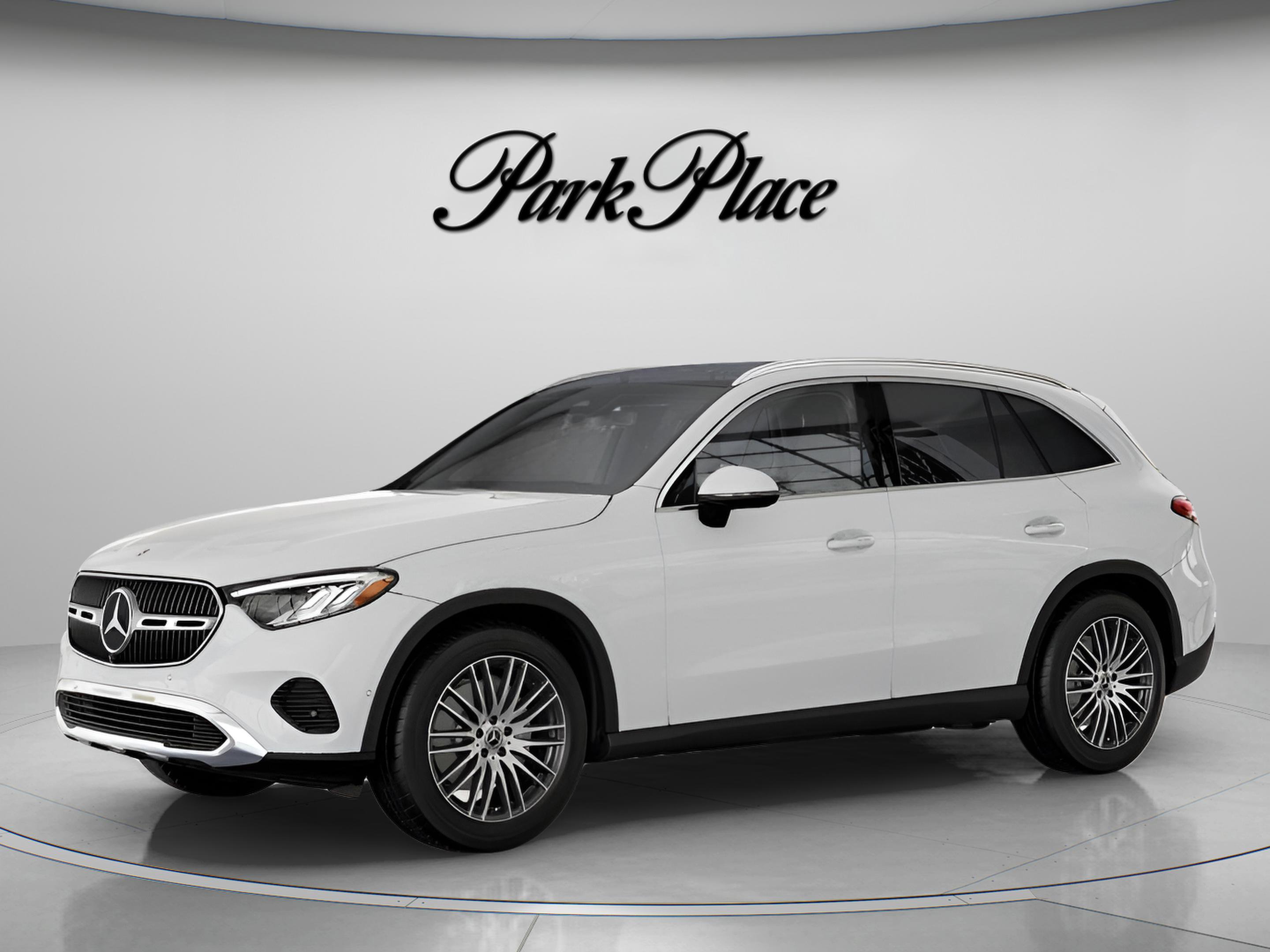Used 2026 Mercedes-Benz GLC 300 image 2
