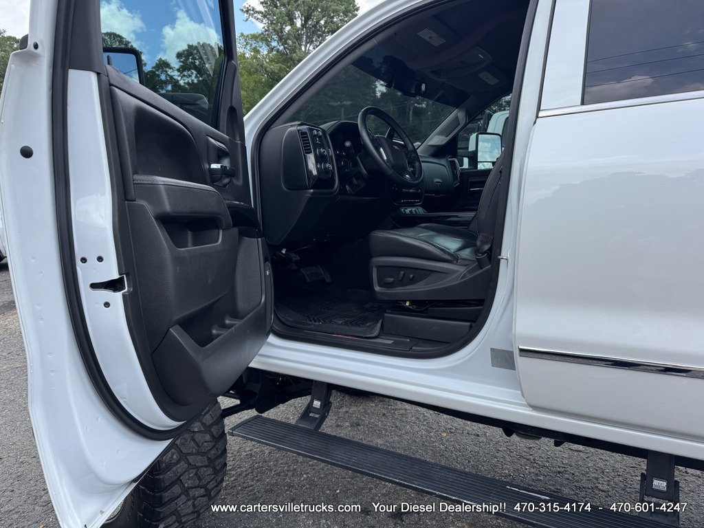Used 2017 Chevrolet Silverado 1500 LTZ Z71 w/ LTZ Plus Package AWD/4WD image 18