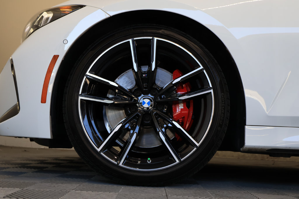 Used 2023 BMW M340i RWD image 9