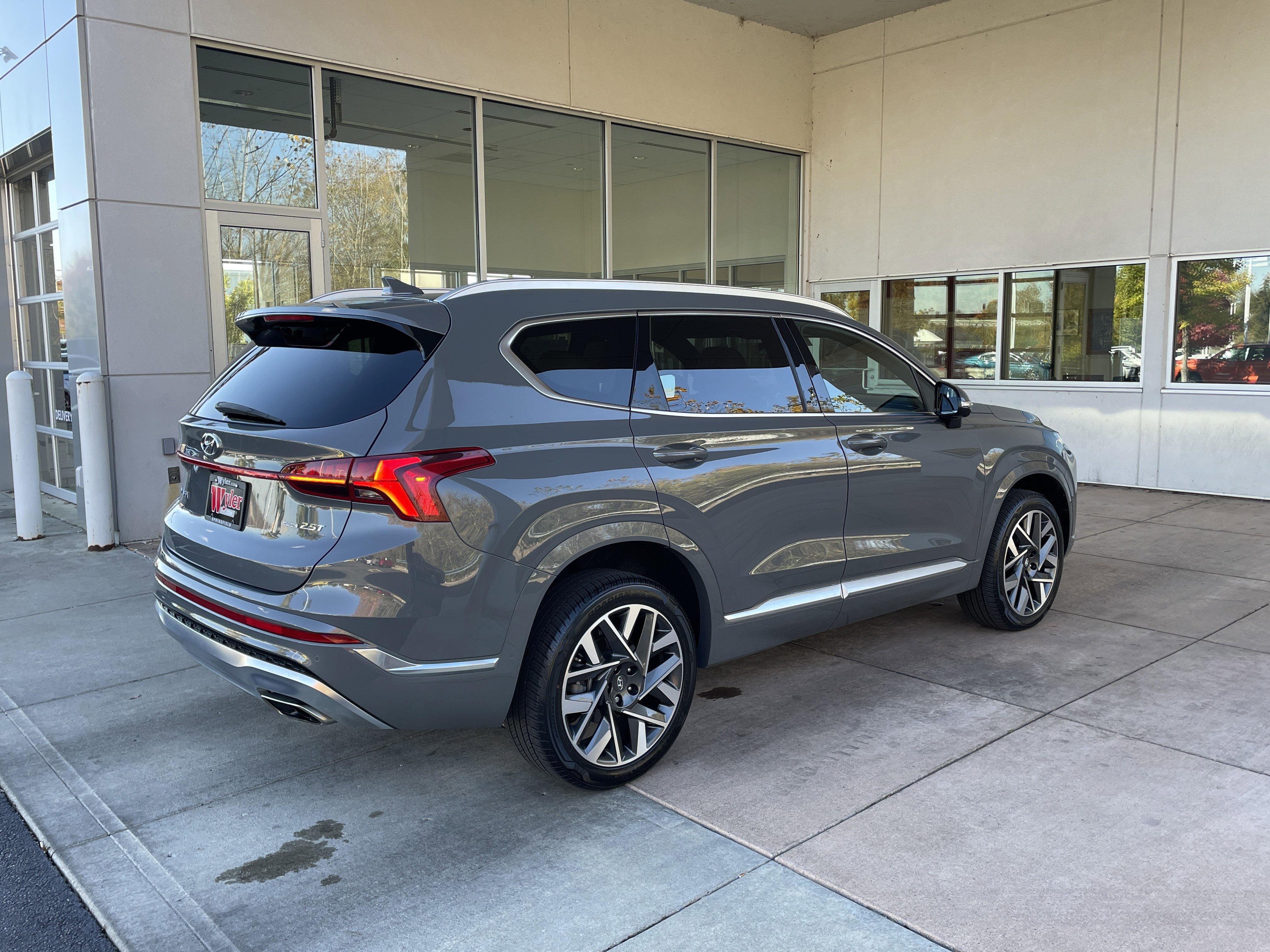 Used 2023 Hyundai Santa Fe Calligraphy image 22