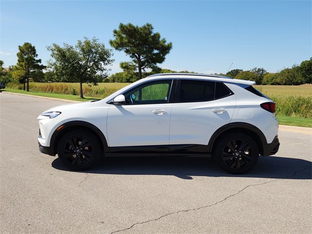 Used 2024 Buick Encore GX Sport Touring image 4