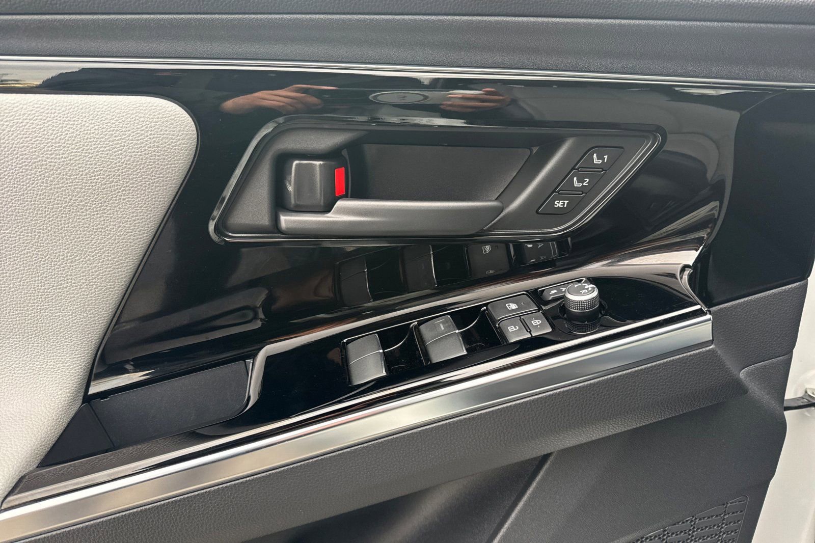 Certified 2023 Subaru Solterra AWD image 13