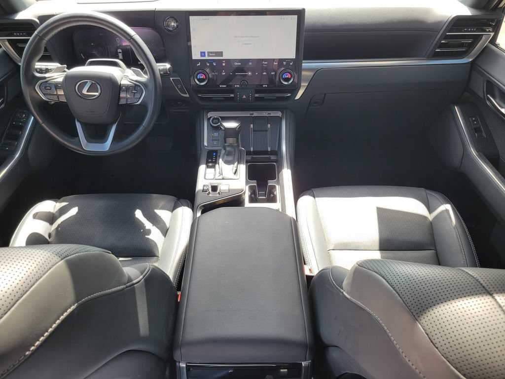 Used 2024 Lexus GX 550 w/ Accessory Package (31) AWD/4WD image 14