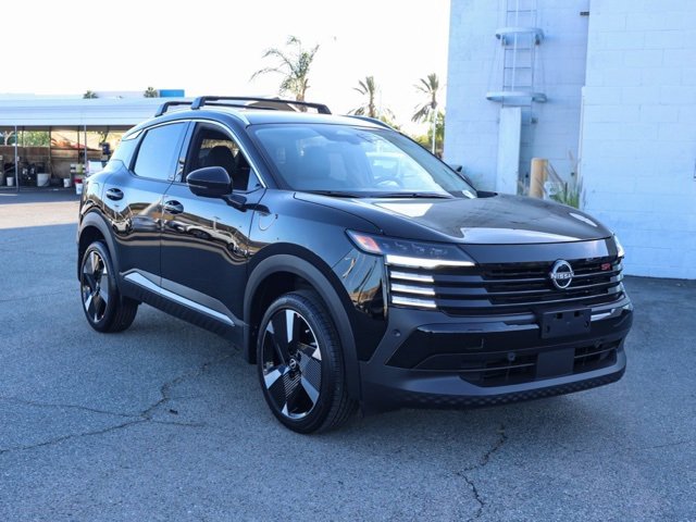 New 2025 Nissan Kicks SR image 2