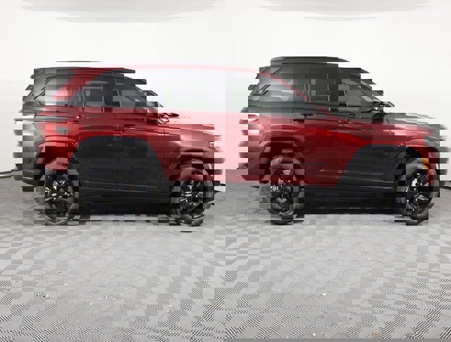 New 2025 Jeep Grand Cherokee Limited w/ Black Appearance Package image 4