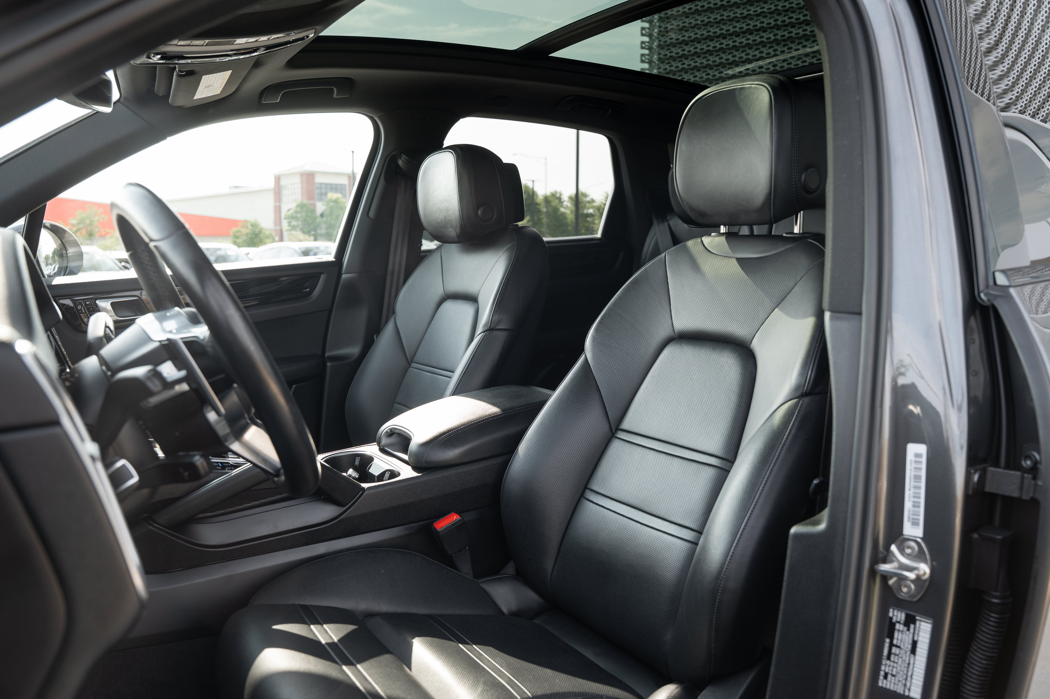 Used 2019 Porsche Cayenne S AWD/4WD image 18