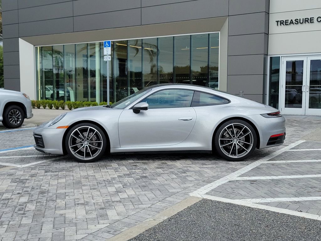 Used 2024 Porsche 911 Carrera 4 AWD/4WD image 2