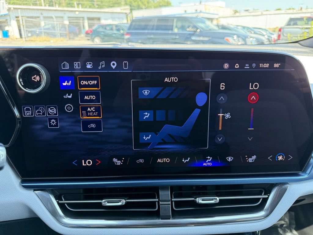 New 2026 Chevrolet Equinox EV LT AWD/4WD image 17