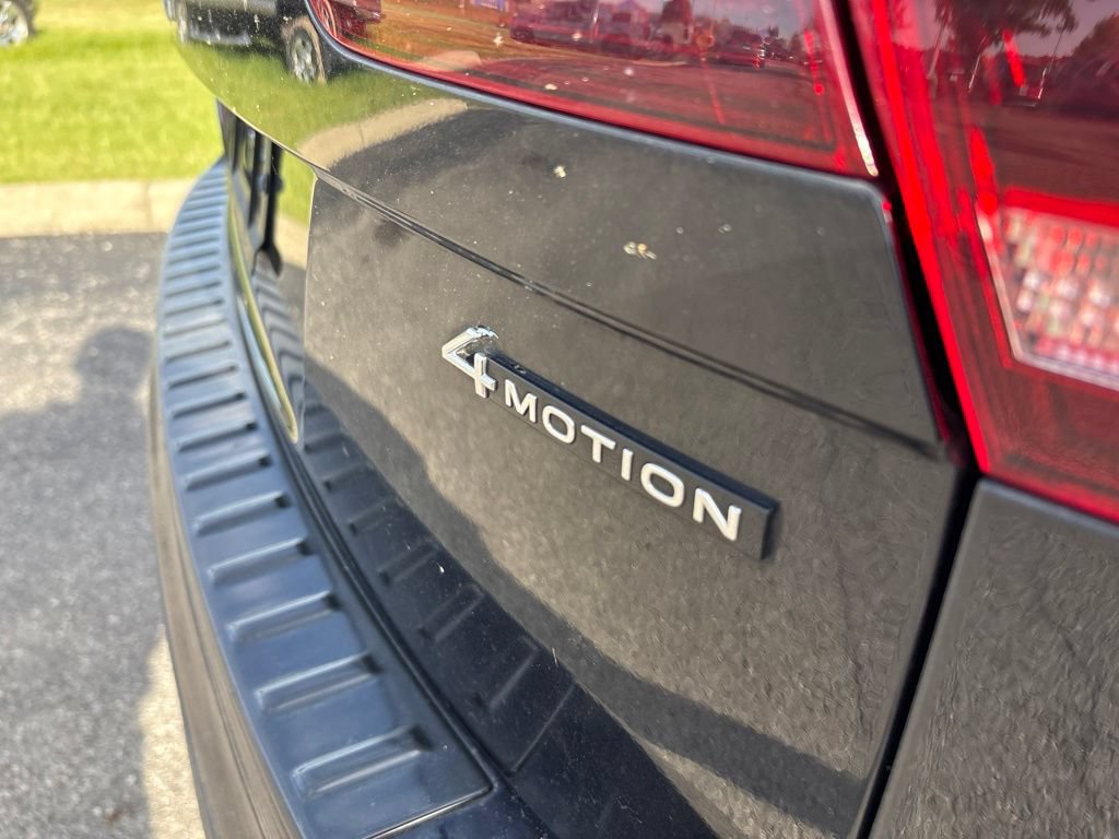 Used 2023 Volkswagen Tiguan SE R-Line AWD/4WD image 5