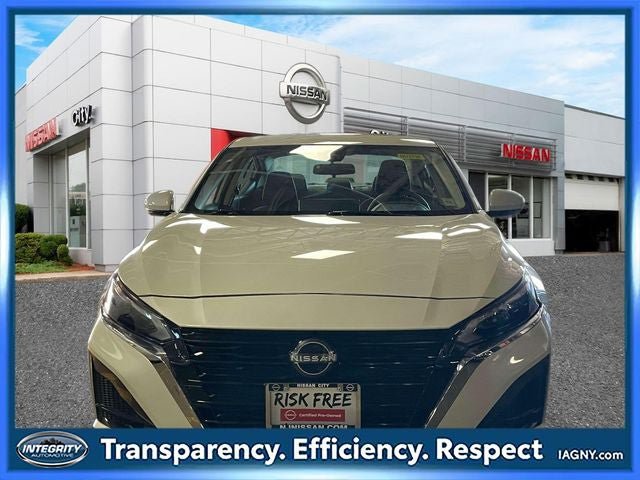 Used 2023 Nissan Altima 2.5 SL AWD/4WD image 2
