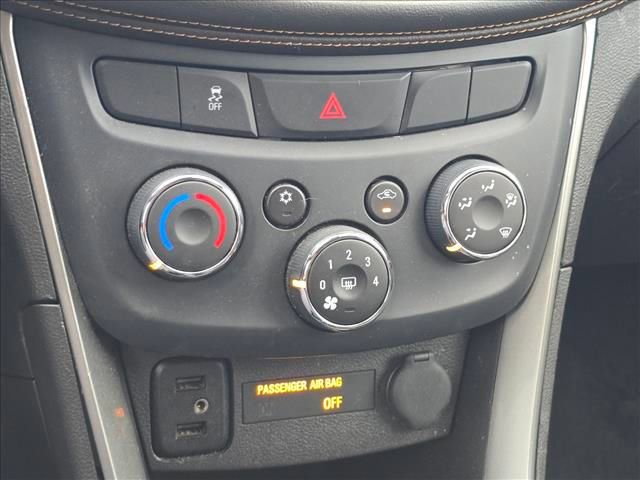 Used 2018 Chevrolet Trax LT w/ LT Convenience Package FWD image 28