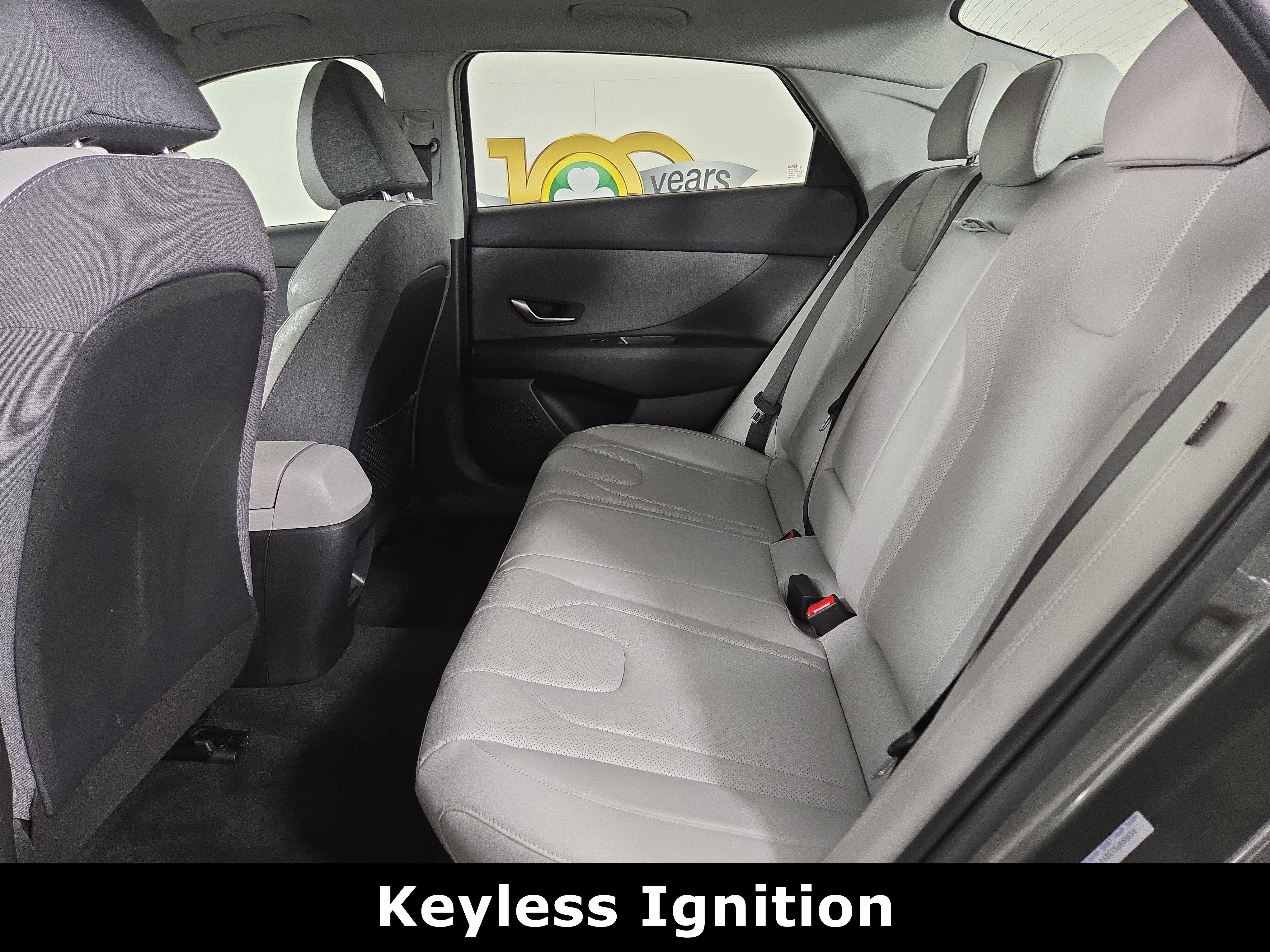 Used 2025 Hyundai Elantra Limited FWD image 12
