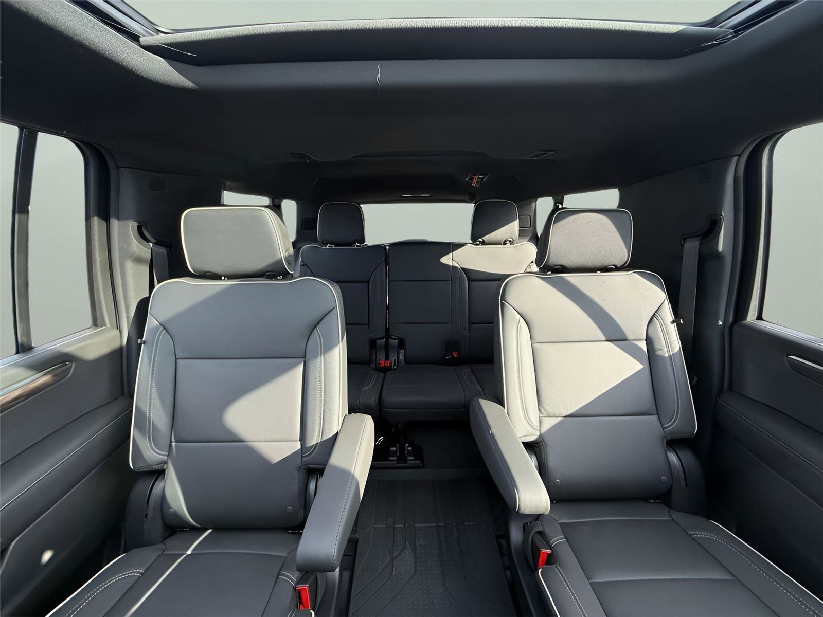 New 2026 Chevrolet Suburban Premier image 25