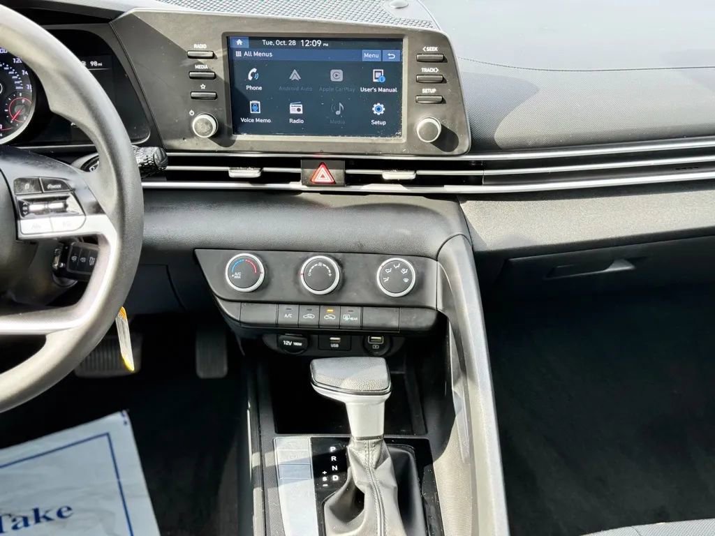 Used 2021 Hyundai Elantra SE image 20