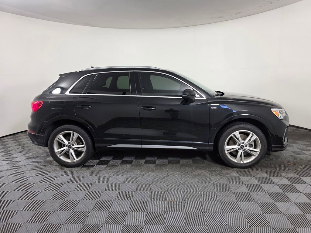 Used 2022 Audi Q3 2.0T Premium Plus w/ Premium Plus Package image 7