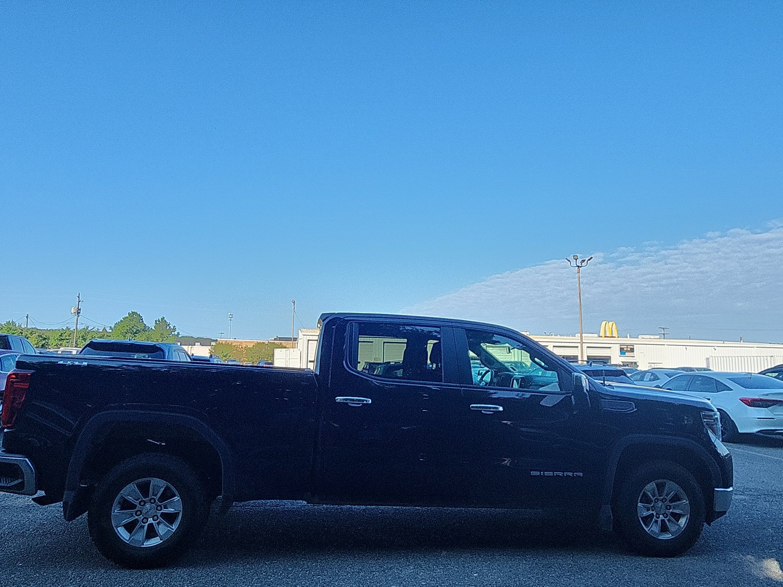Used 2019 GMC Sierra 1500 4x4 Crew Cab w/ Convenience Package image 6
