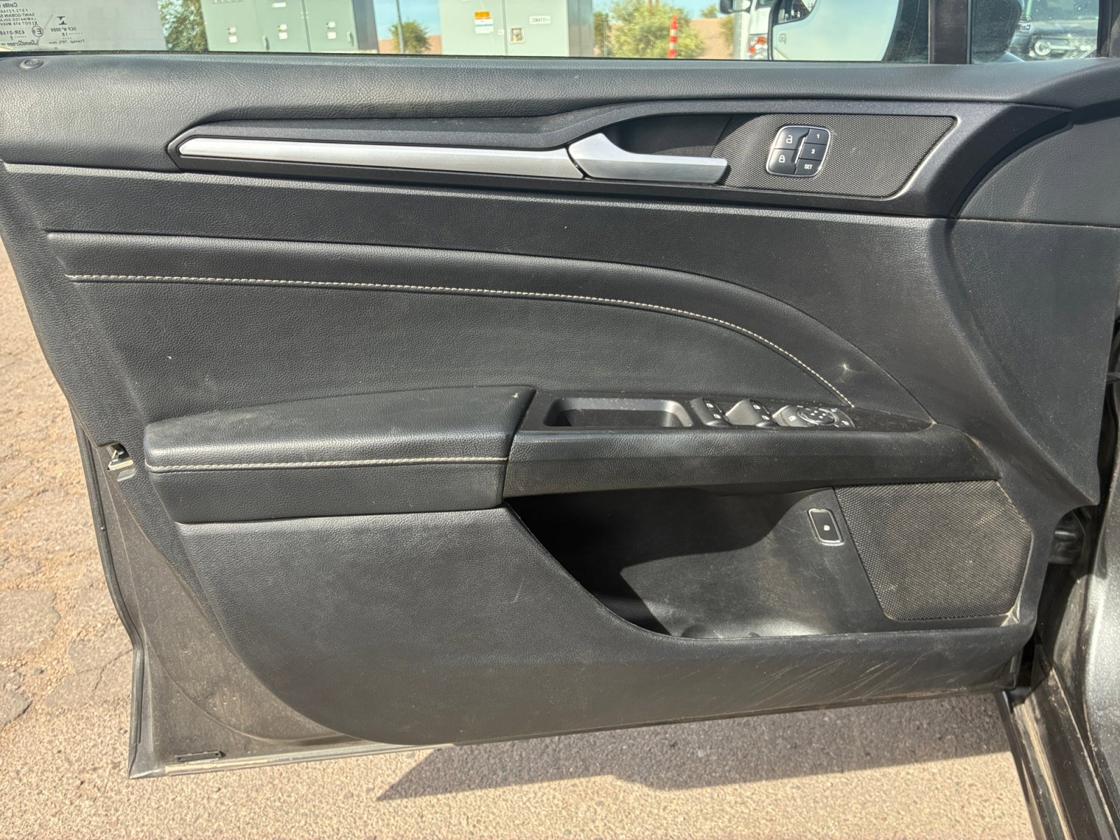 Used 2018 Ford Fusion Titanium image 14