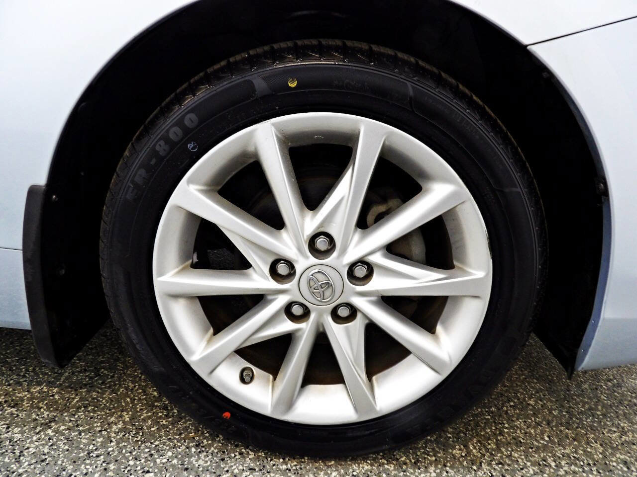 Used 2013 Toyota Prius V Five FWD image 22