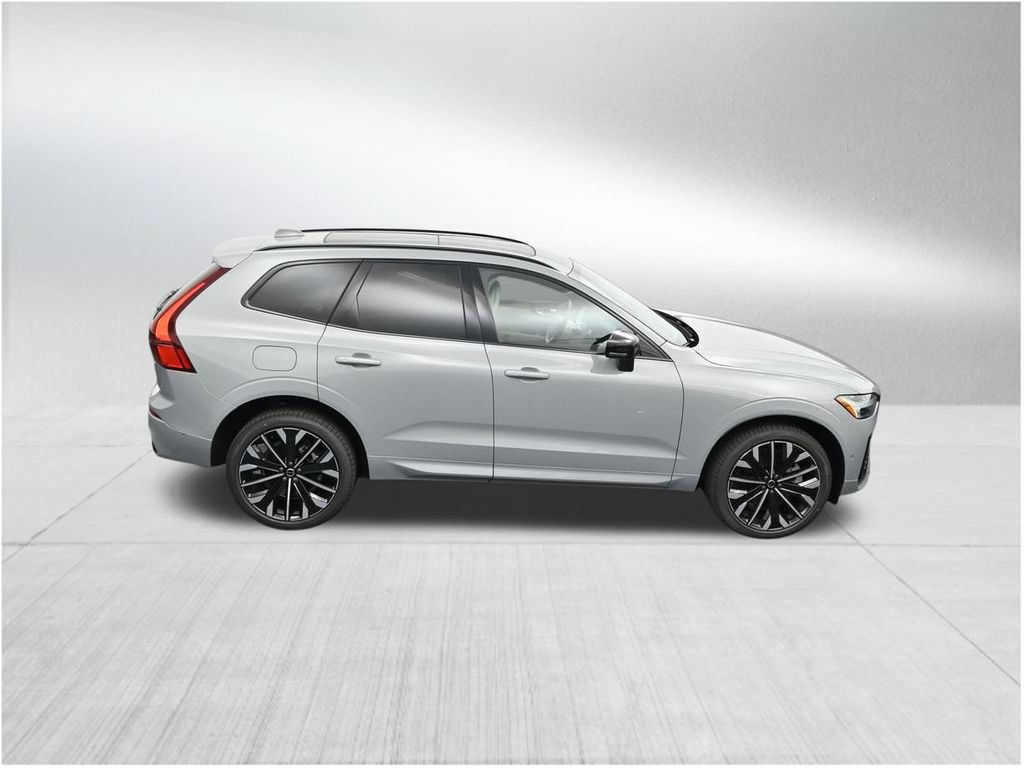 New 2026 Volvo XC60 T8 Ultra w/ Protection Package Premier AWD/4WD image 17