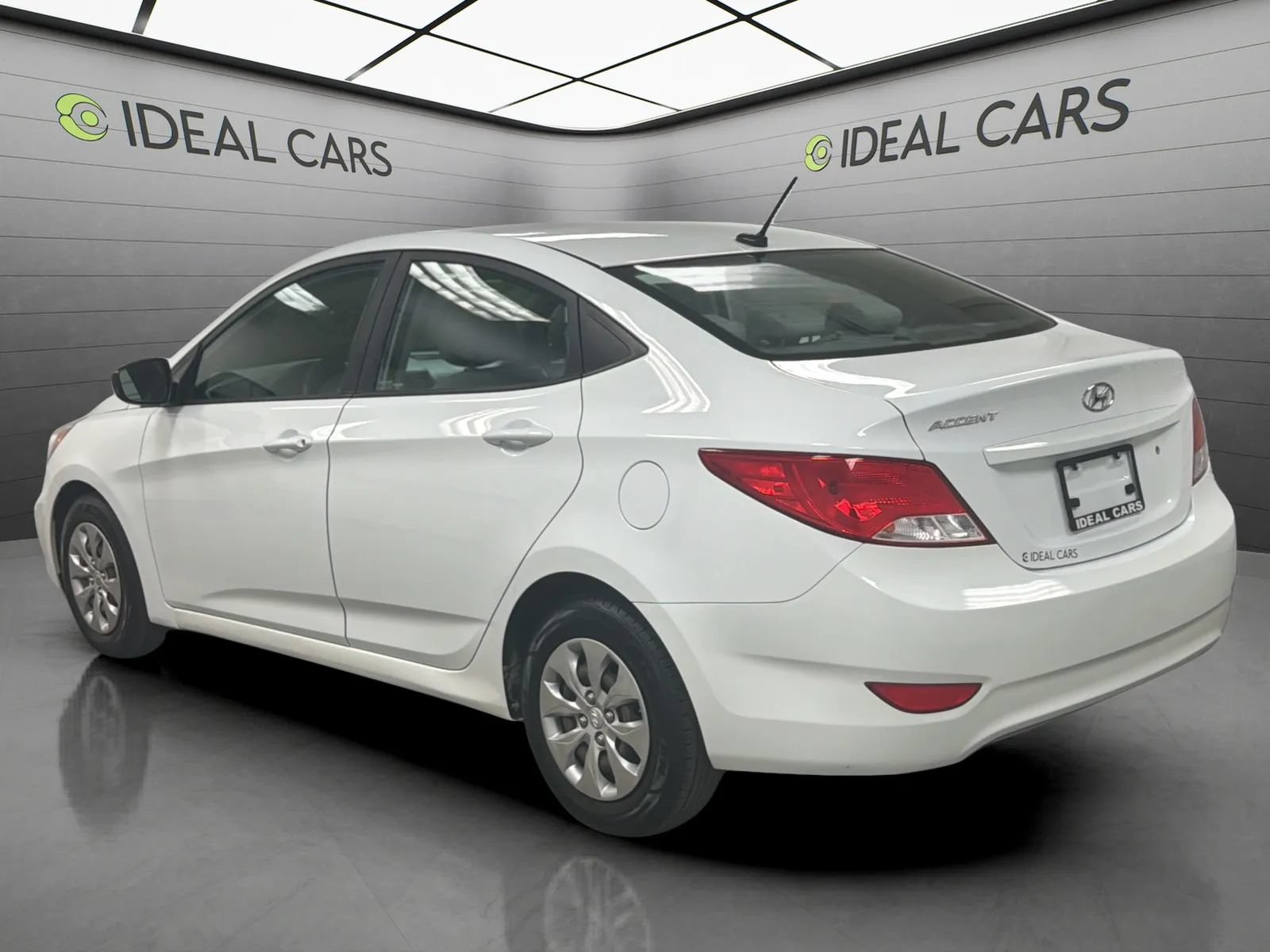 Used 2017 Hyundai Accent SE FWD image 7