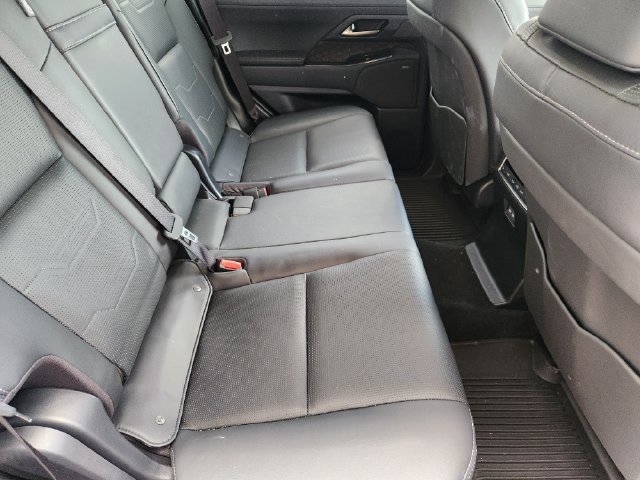 Used 2024 Lexus GX 550 w/ Accessory Package (Z1) AWD/4WD image 31
