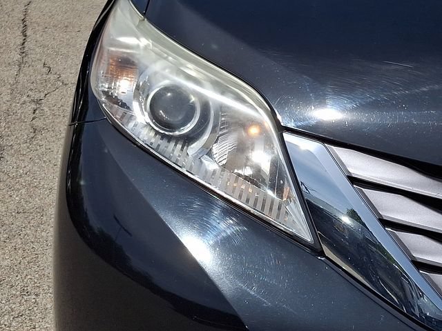 Used 2017 Toyota Sienna XLE AWD/4WD image 9